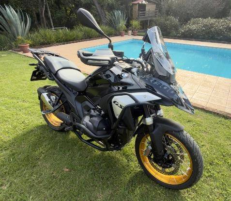 BMW R 1300 GS TRIPLE BLACK BMW R 1300 GS TRIPLE BLACK